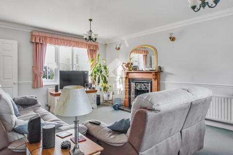 3 bedroom end of terrace house to rent, Moatfields, Colchester CO6