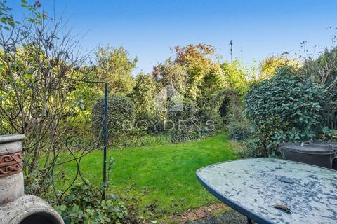 3 bedroom end of terrace house to rent, Moatfields, Colchester CO6