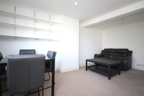 2 bedroom flat to rent, The Drive, Golders Green, NW11