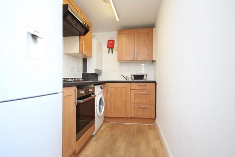 2 bedroom flat to rent, The Drive, Golders Green, NW11