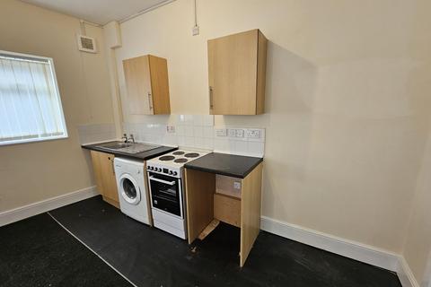 Studio to rent, Rice Lane, Liverpool, Merseyside, L9