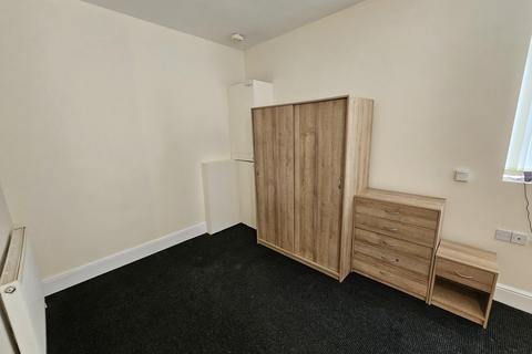 Studio to rent, Rice Lane, Liverpool, Merseyside, L9