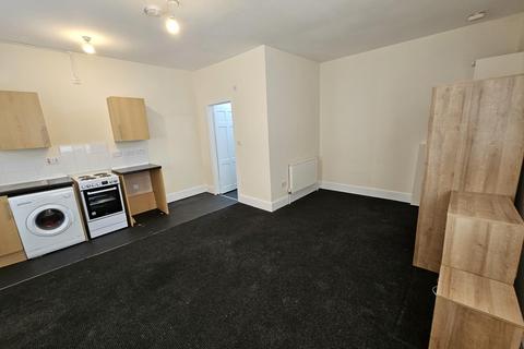 Studio to rent, Rice Lane, Liverpool, Merseyside, L9