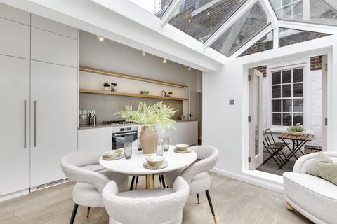 3 bedroom terraced house for sale, Perrins Lane, Hampstead Village, NW3