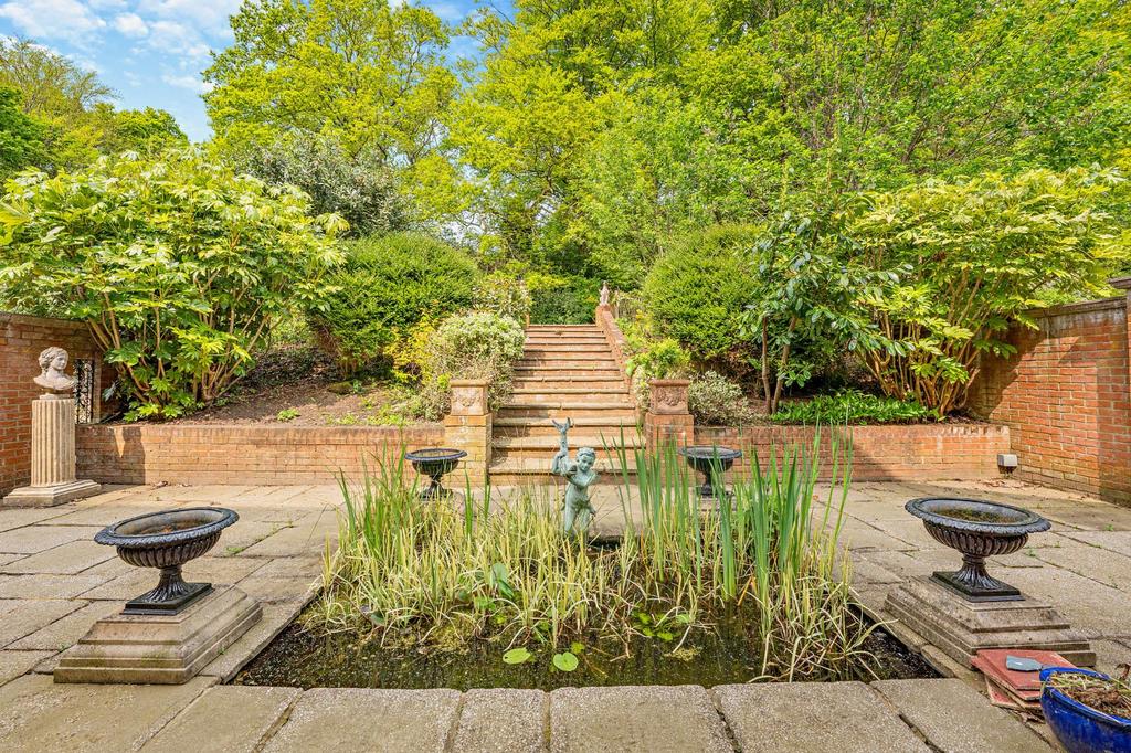 Rear Courtyard