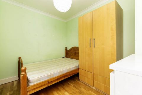 2 bedroom flat to rent, NW6