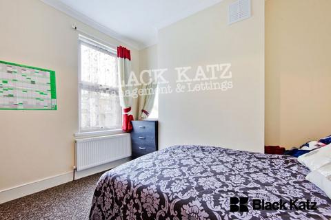 4 bedroom terraced house to rent, SE17