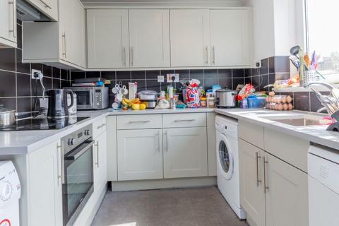 3 bedroom flat to rent, NW1