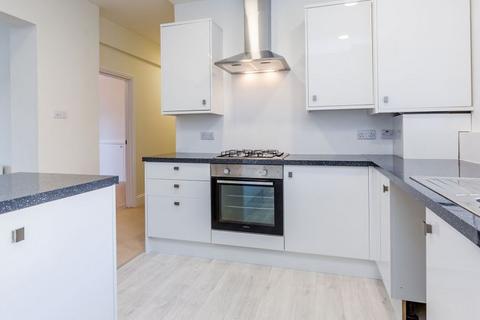 3 bedroom flat to rent, W1H