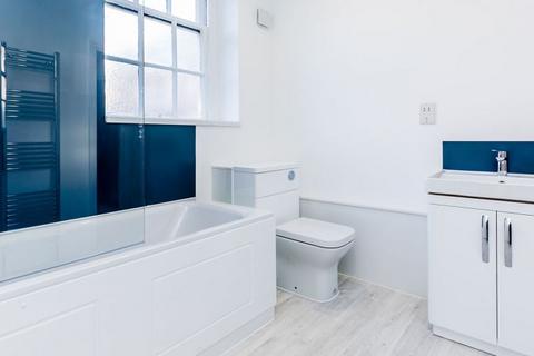 3 bedroom flat to rent, W1H