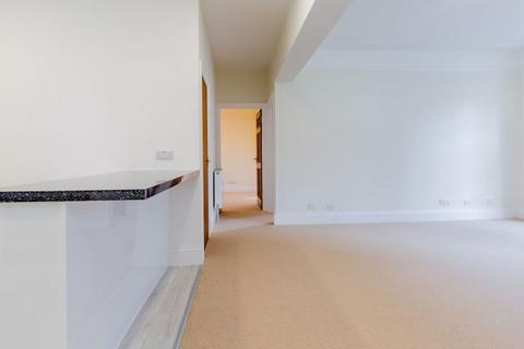 3 bedroom flat to rent, W1H