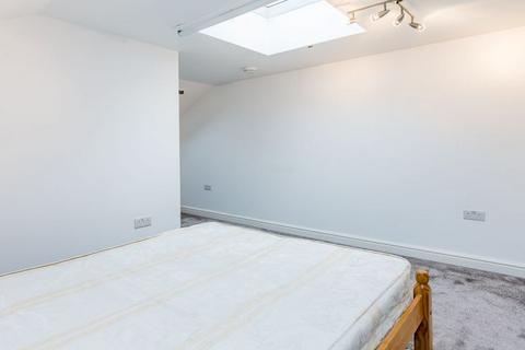 2 bedroom flat to rent, N7