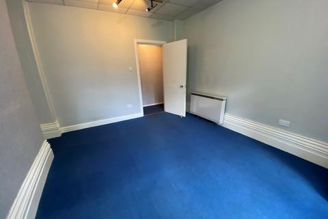 Studio to rent, Napier Court, Durley Gardens, Bournemouth