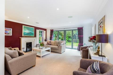 4 bedroom detached house to rent, Coopers Hill Lane, Englefield Green, Surrey, TW20 0JX