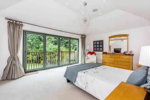 4 bedroom detached house to rent, Coopers Hill Lane, Englefield Green, Surrey, TW20 0JX