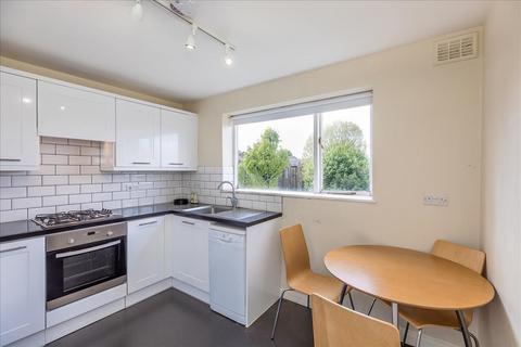 2 bedroom apartment to rent, Horn Lane, Acton, W3