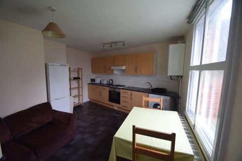 3 bedroom apartment to rent - 45 Upper Bar