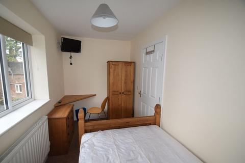 4 bedroom semi-detached house to rent - 27 Upper Bar
