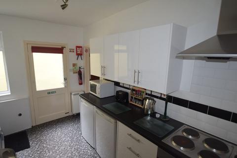 2 bedroom flat to rent - Harriet House, Flat 1A, R/O 83 High Street