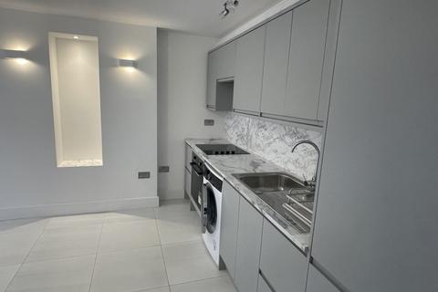 2 bedroom flat to rent - Middleton Road, Golders Green