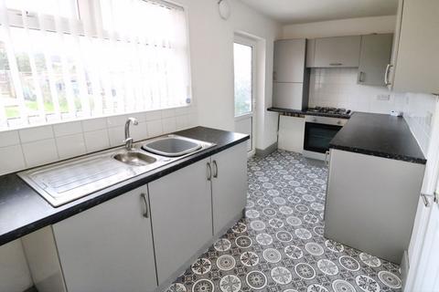 2 bedroom terraced house to rent, Brooklands Road, Spring Bank West