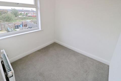 2 bedroom terraced house to rent, Brooklands Road, Spring Bank West