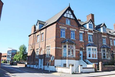 2 bedroom ground floor flat to rent, Avenue Road, Grantham