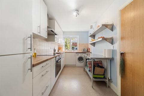 2 bedroom semi-detached house for sale, Covent Gardens, Colwall