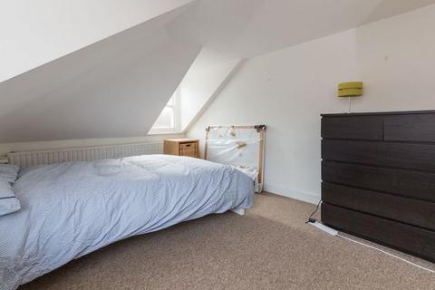 2 bedroom flat to rent, NW3