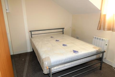 1 bedroom in a house share to rent, Grove Road, Hounslow