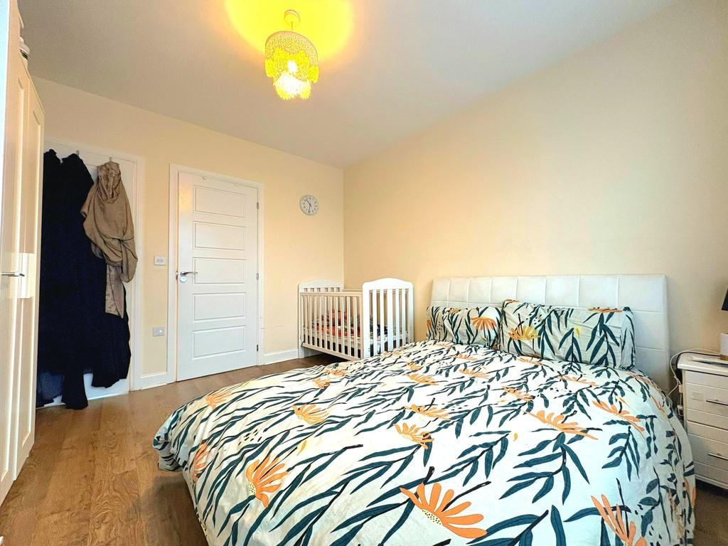 Bedroom Master 2