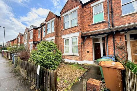 2 bedroom ground floor flat to rent, Claremont Road, Harrow