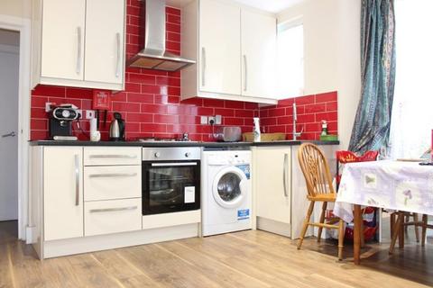 2 bedroom ground floor flat to rent, Claremont Road, Harrow