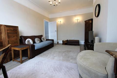 2 bedroom flat to rent - Fox Lane, Palmers Green, London, N13