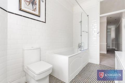 undefined, Fox Lane, Palmers Green, London, N13