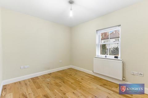 2 bedroom flat to rent, Oakleigh Road North, London, N20