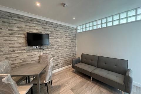 2 bedroom apartment to rent, Finchley Road, London, NW3