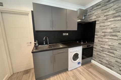 2 bedroom apartment to rent, Finchley Road, London, NW3