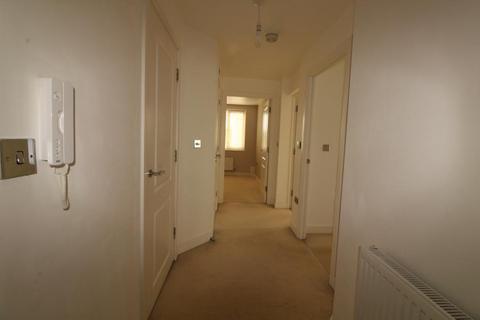 2 bedroom flat to rent, Watery Lane, Broxbourne