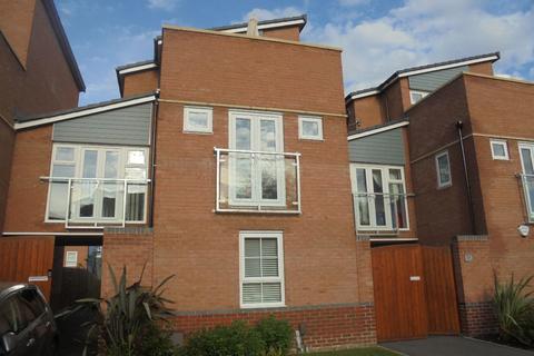 3 bedroom terraced house to rent - The Moorings
