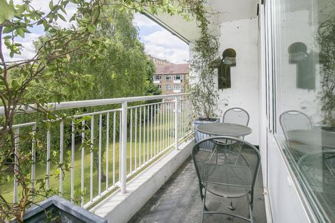 3 bedroom flat to rent, Purcell House, SW10