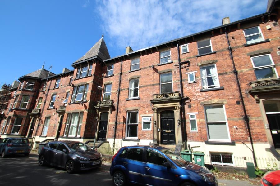 WESTFIELD TERRACE, CHAPEL ALLERTON, LS7 3QG 2 bed apartment £875 pcm