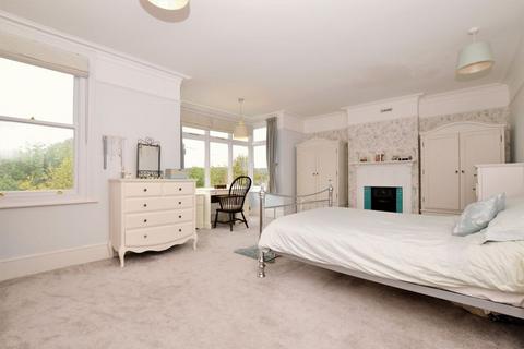 1 bedroom in a house share to rent, Blenheim Crescent, South Croydon