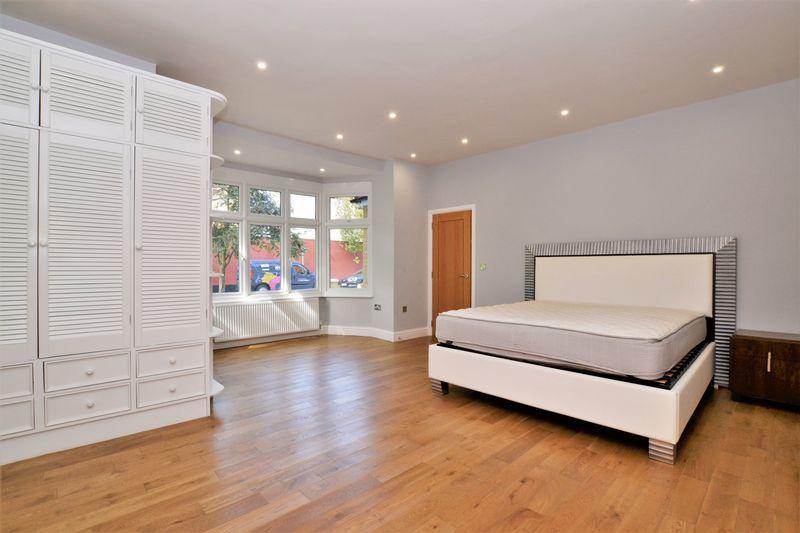 Apartment in Wimbledon - View 4