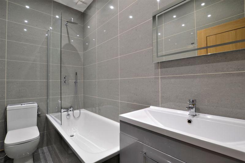 Apartment in Wimbledon - View 5