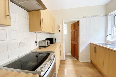 5 bedroom terraced house to rent, Forster Road