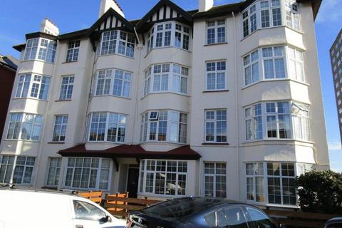 2 bedroom flat to rent - Ravens Court, Alexandra Road, Southend on Sea