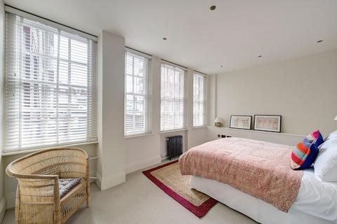 2 bedroom flat for sale - Queens Court, London
