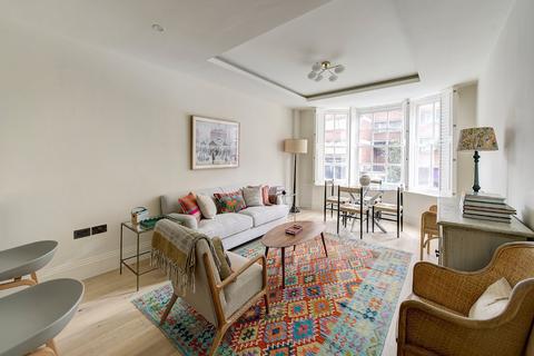 2 bedroom flat for sale - Queens Court, London