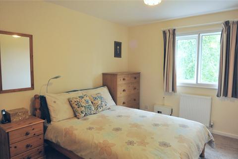 2 bedroom apartment to rent, Davey Close, London, N13